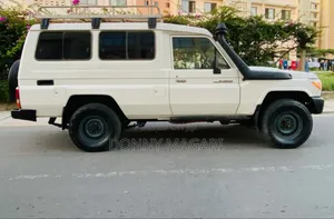 Toyota Land Cruiser 2008 White