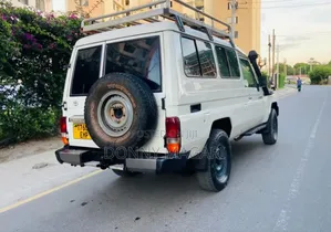 Toyota Land Cruiser 2008 White