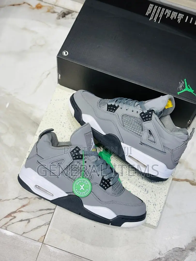 Air Jordan 4