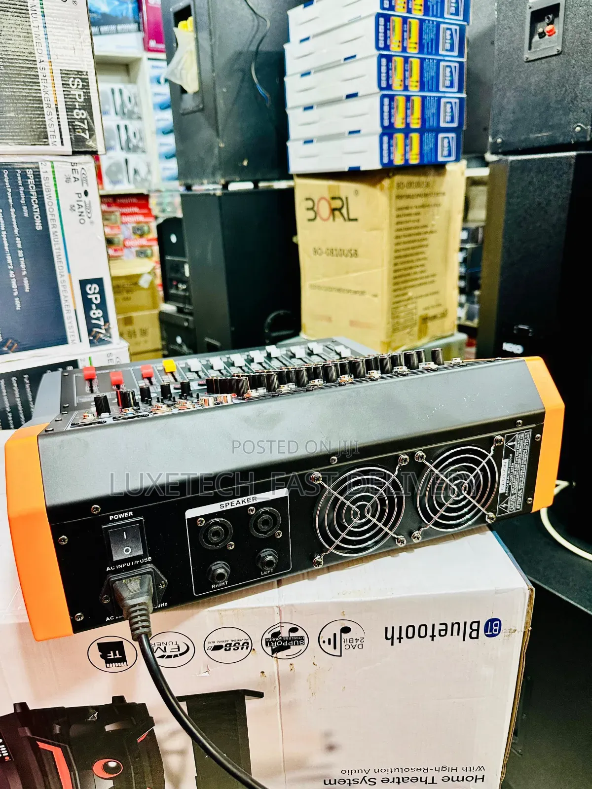 Yamaha 8-Channel Rs-8 Powered Audio Mixer