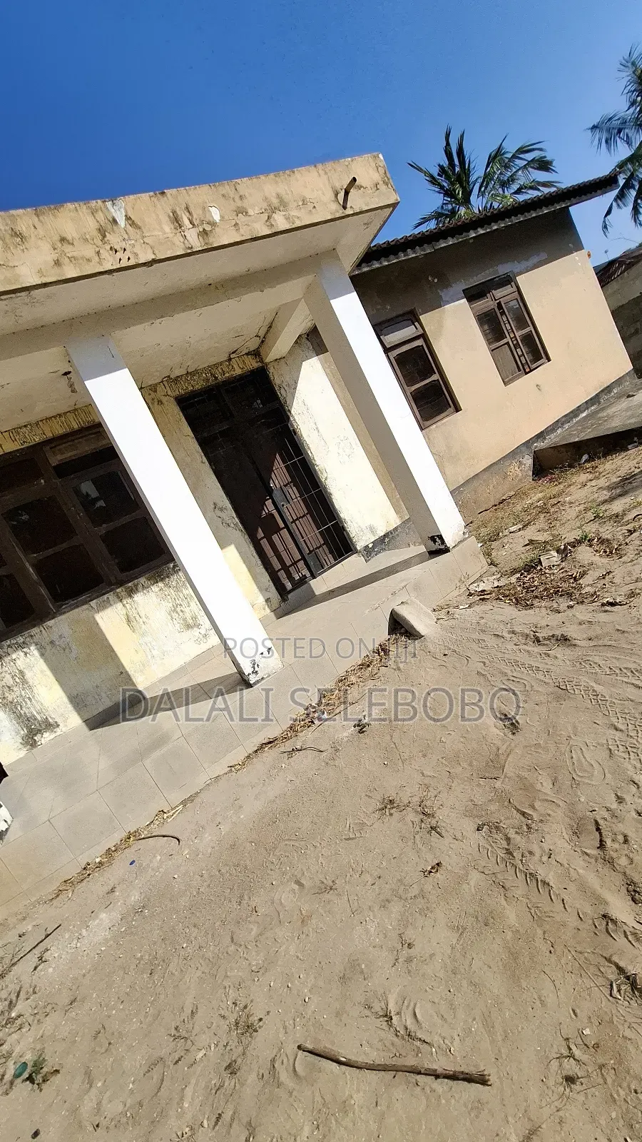 Corner Plot At Ununio Very Secure Place