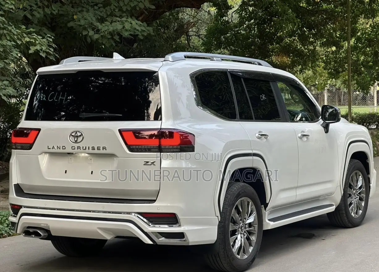 New Toyota Land Cruiser 2023 Pearl