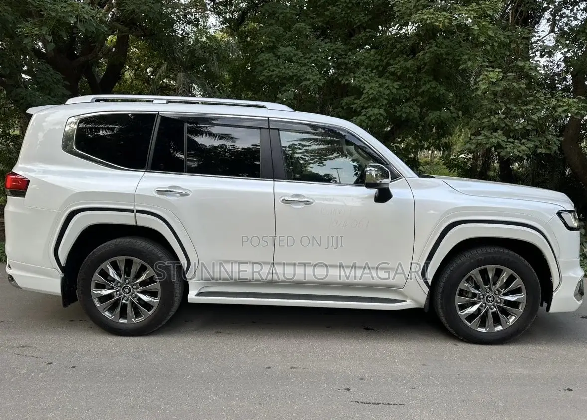 New Toyota Land Cruiser 2023 Pearl