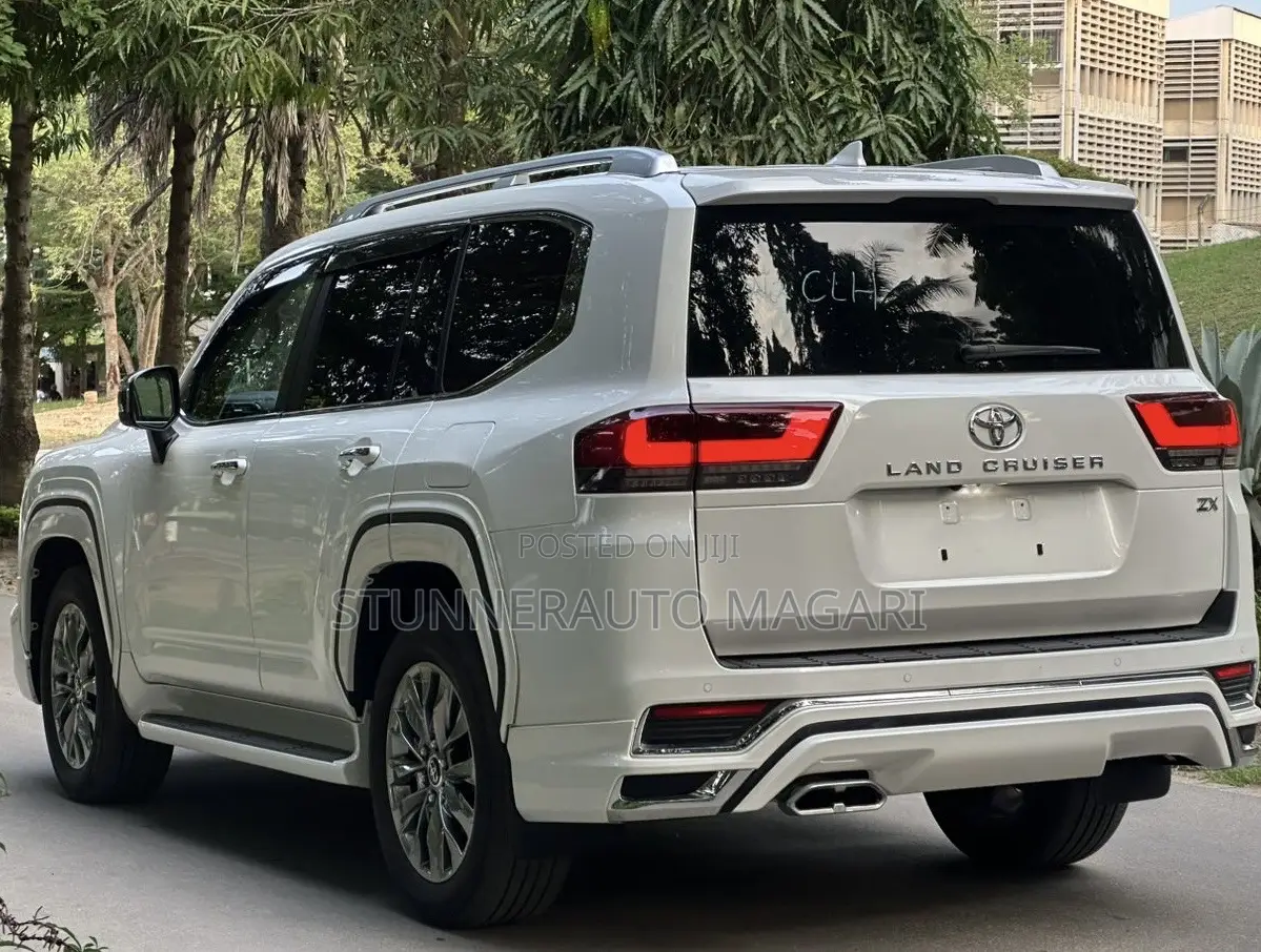 New Toyota Land Cruiser 2023 Pearl
