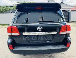 Toyota Land Cruiser 4.6 V8 AX 2009 Black