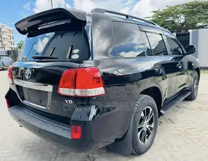 Toyota Land Cruiser 4.6 V8 AX 2009 Black