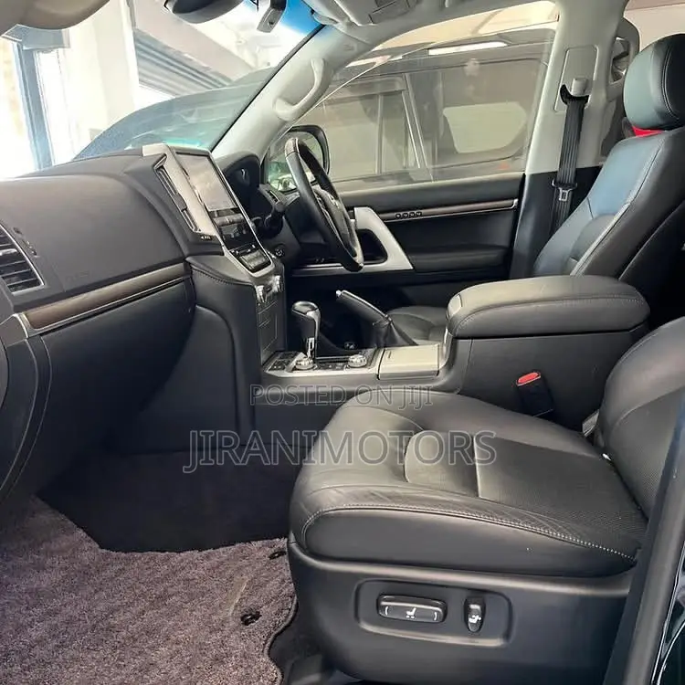 Toyota Land Cruiser 4.6 V8 ZX 2018 Black