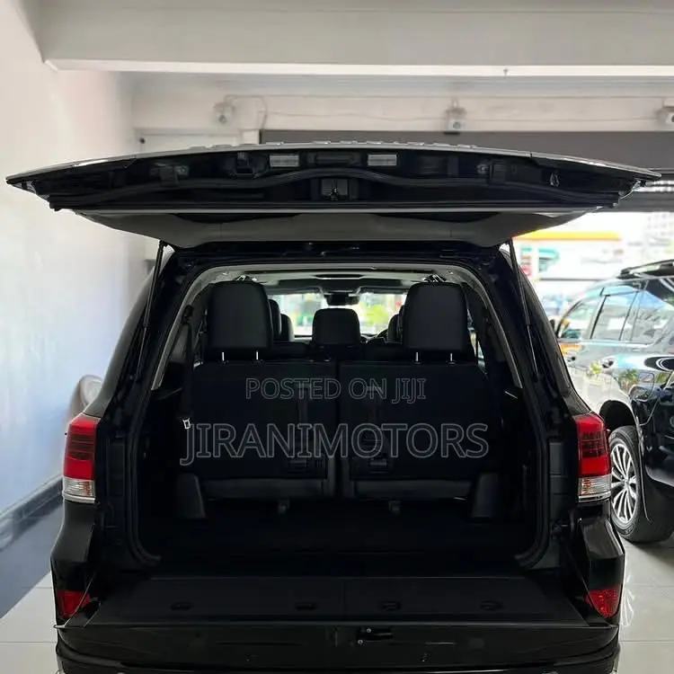 Toyota Land Cruiser 4.6 V8 ZX 2018 Black