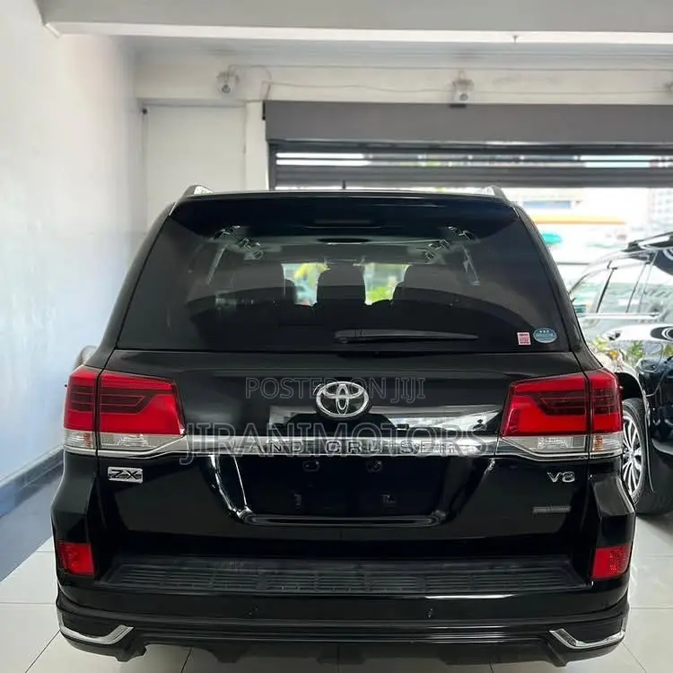Toyota Land Cruiser 4.6 V8 ZX 2018 Black