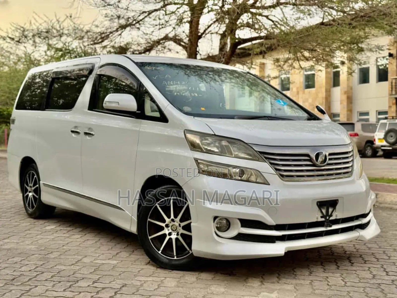 Toyota Vellfire 2008 White