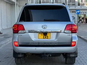 Toyota Land Cruiser 2013 Silver