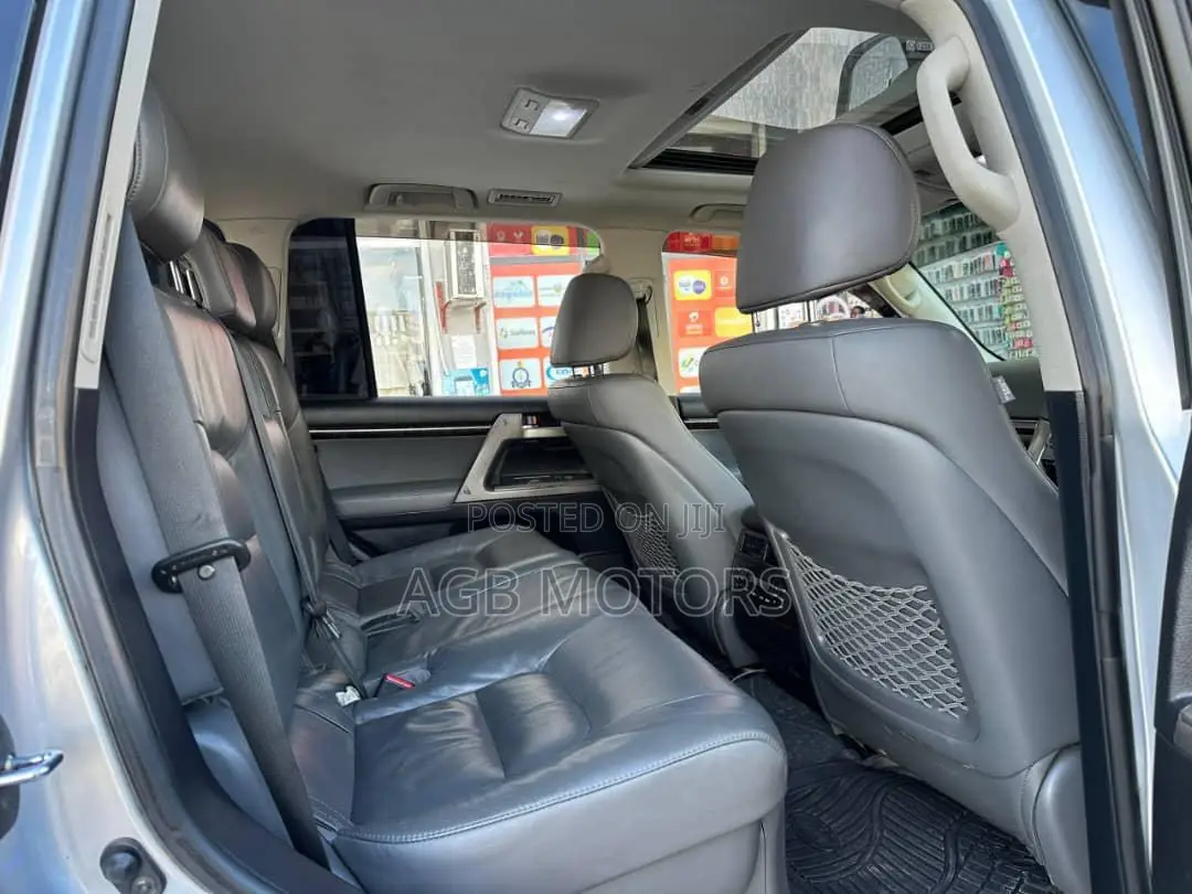 Toyota Land Cruiser 2013 Silver