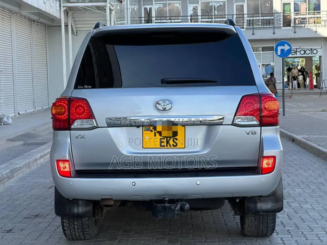 Toyota Land Cruiser 2013 Silver