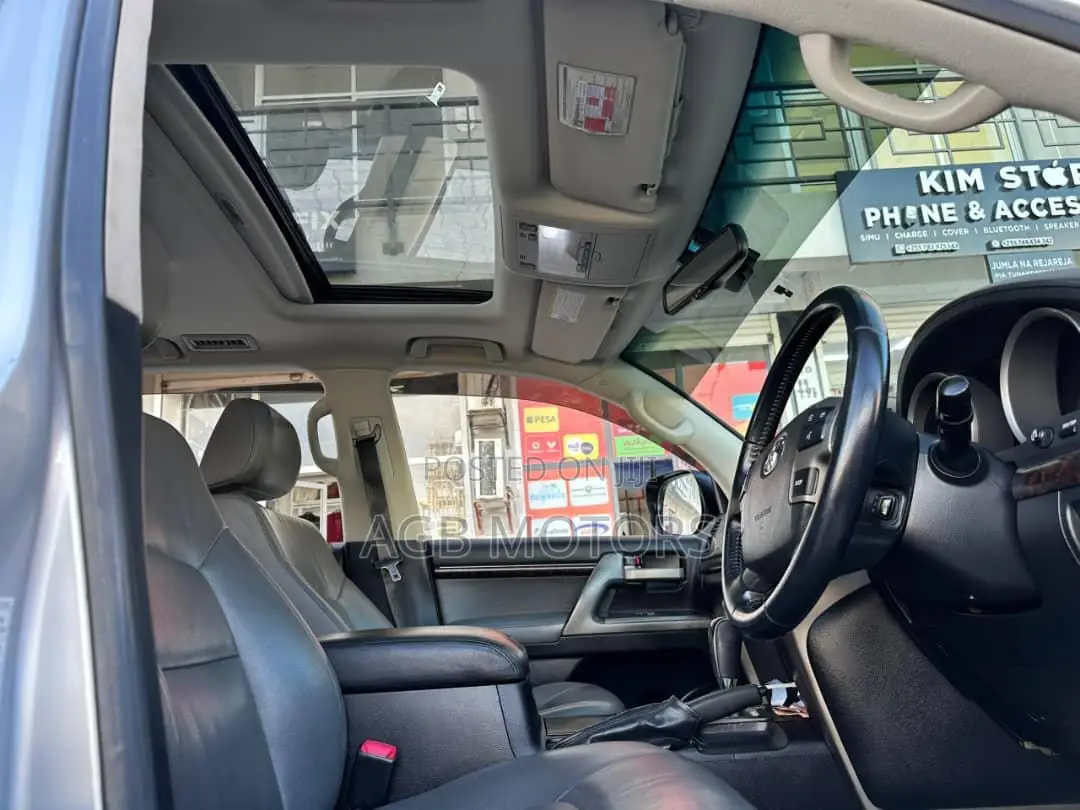 Toyota Land Cruiser 2013 Silver