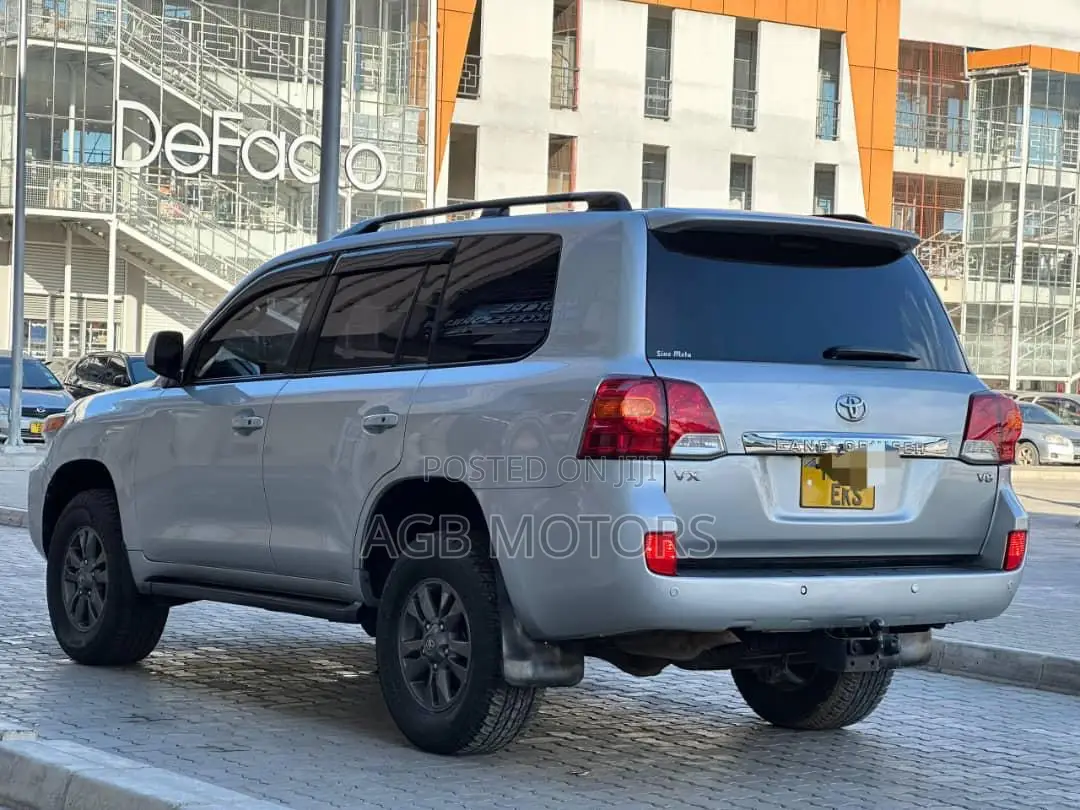 Toyota Land Cruiser 2013 Silver