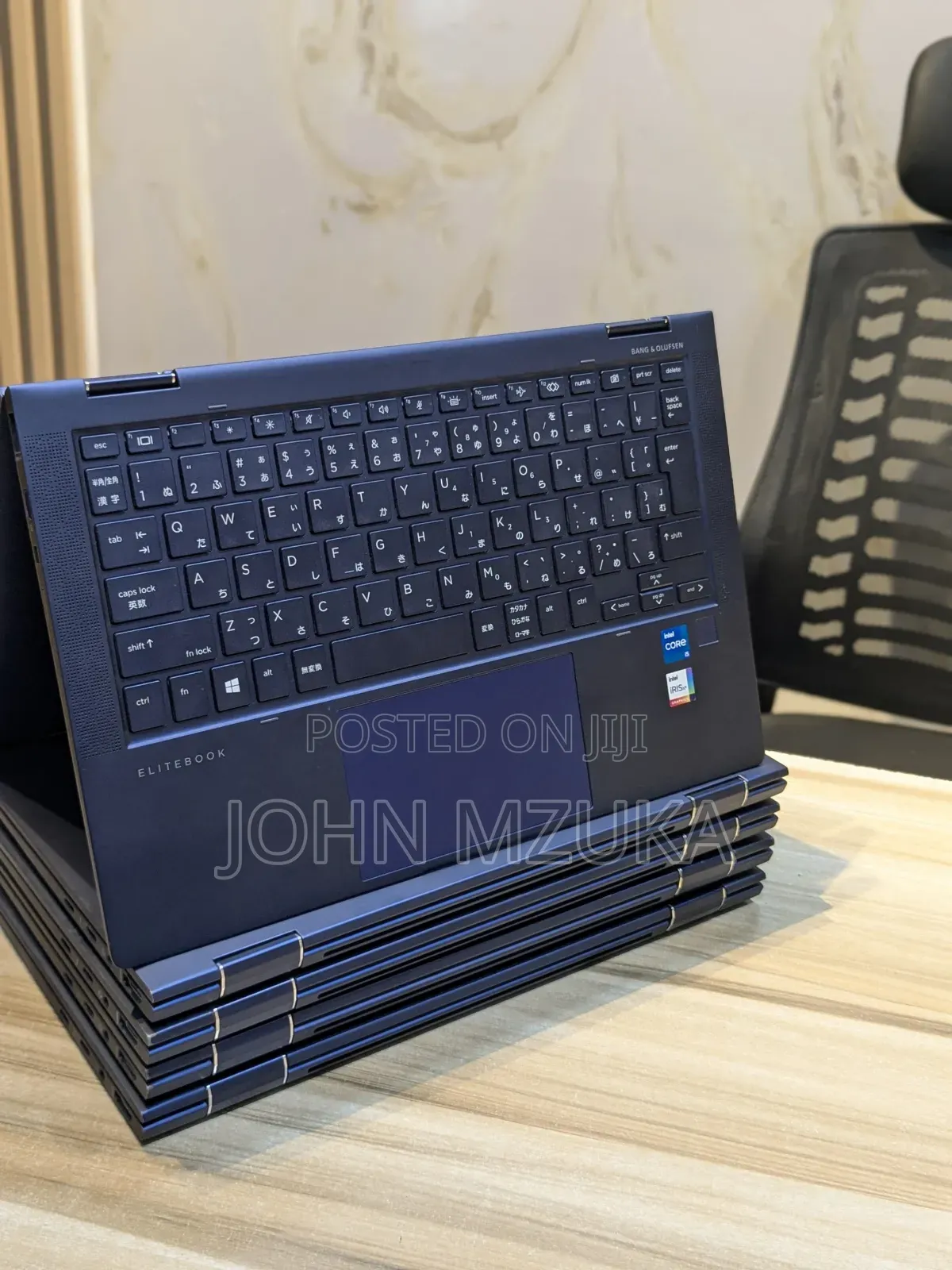 New Laptop HP Dragonfly G2 8GB Intel Core I5 SSD 256GB