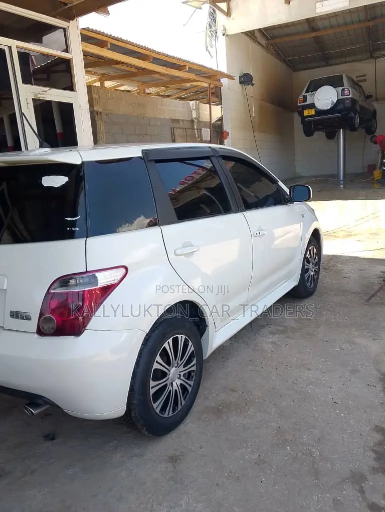 Toyota IST 2005 White