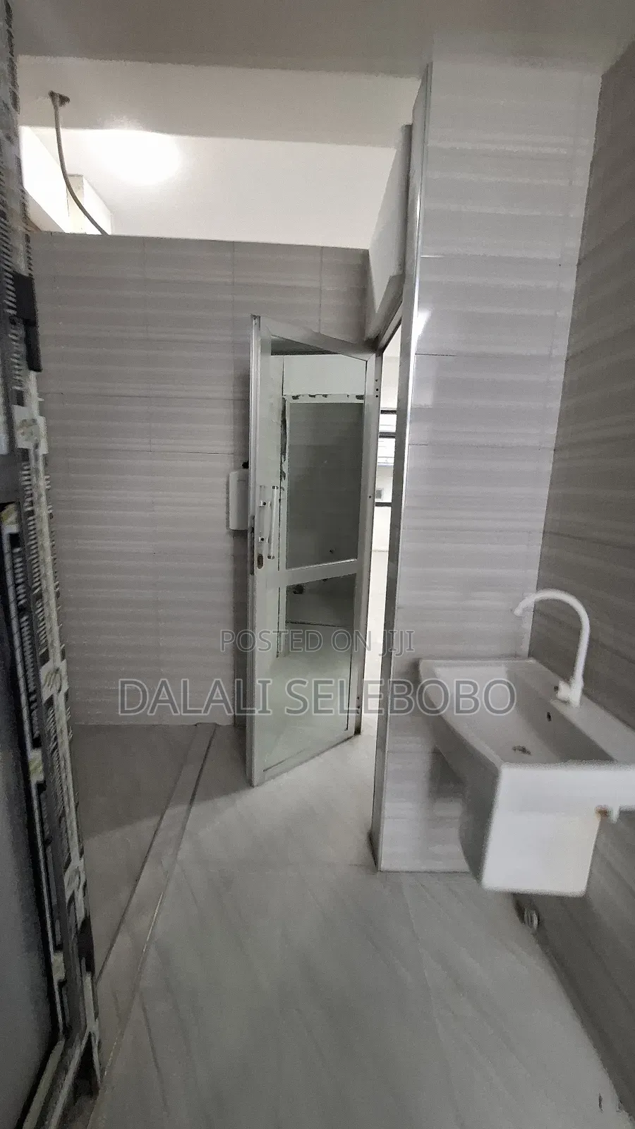 Big Office Space With Store Atsinza Look Main Road
