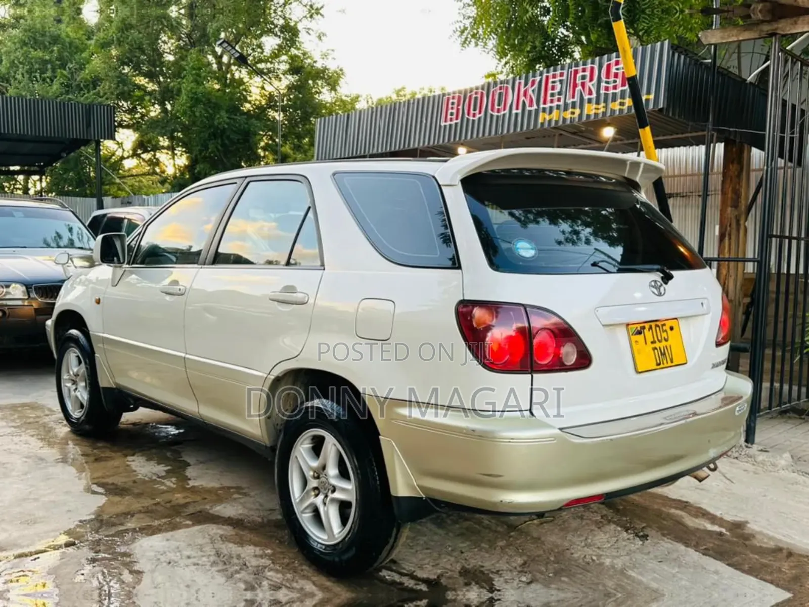 Toyota Harrier 2002 Gold