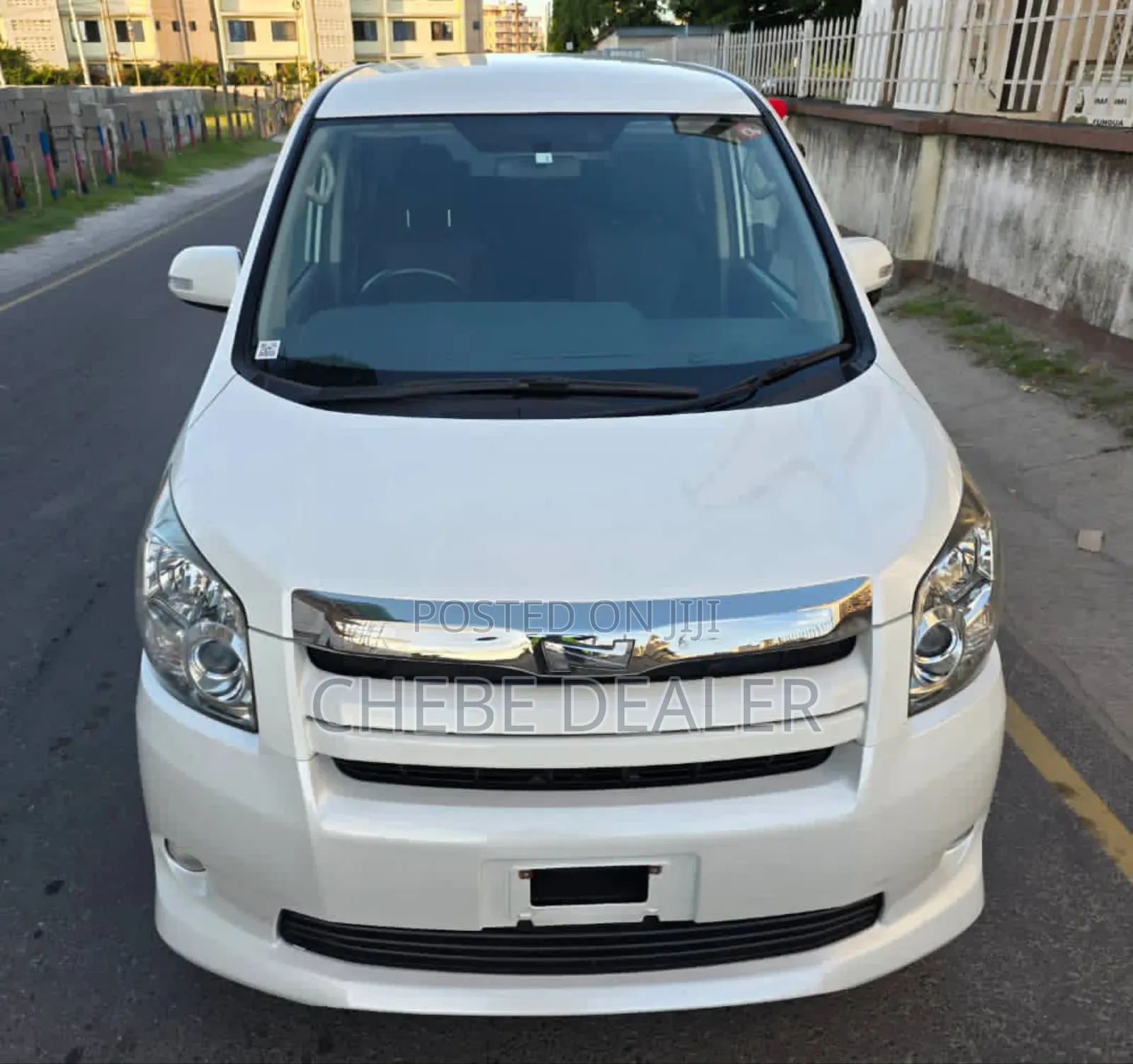 Toyota Noah 2009 White