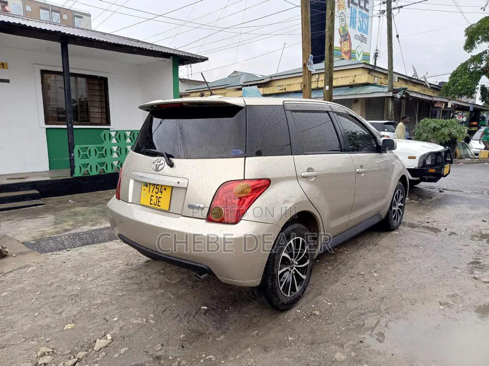 Toyota IST 2004 Gold