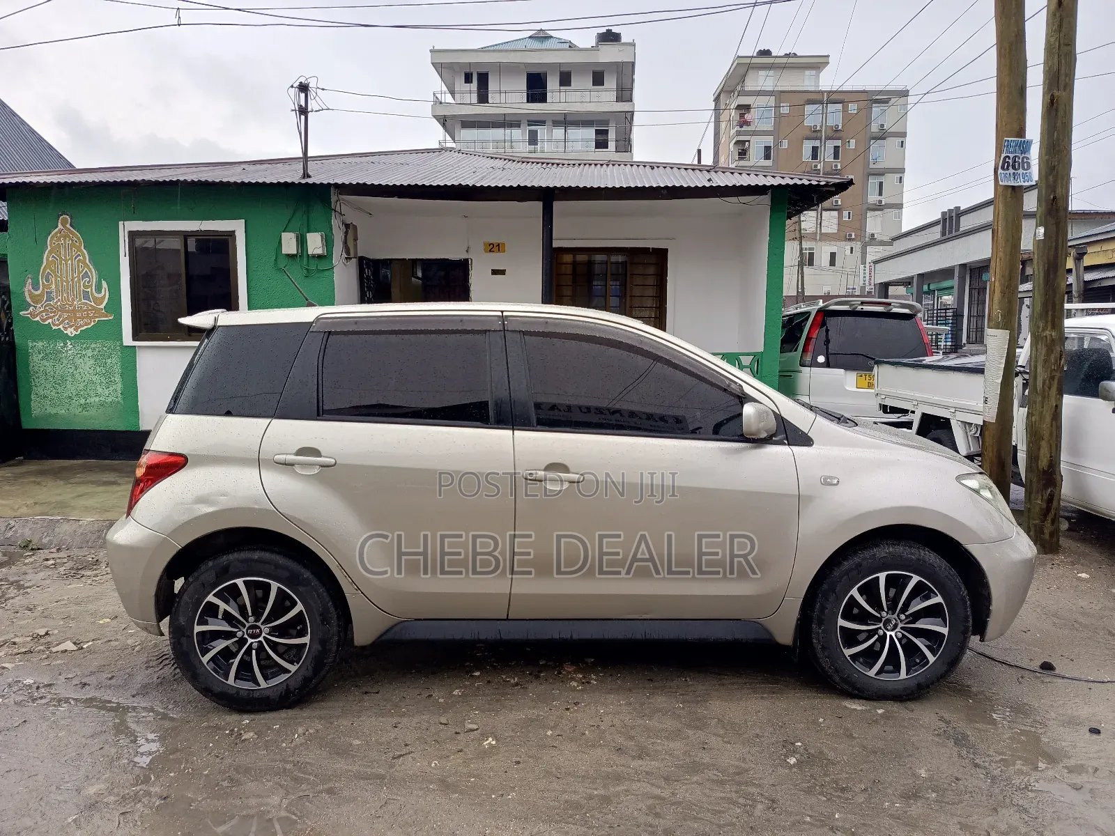 Toyota IST 2004 Gold