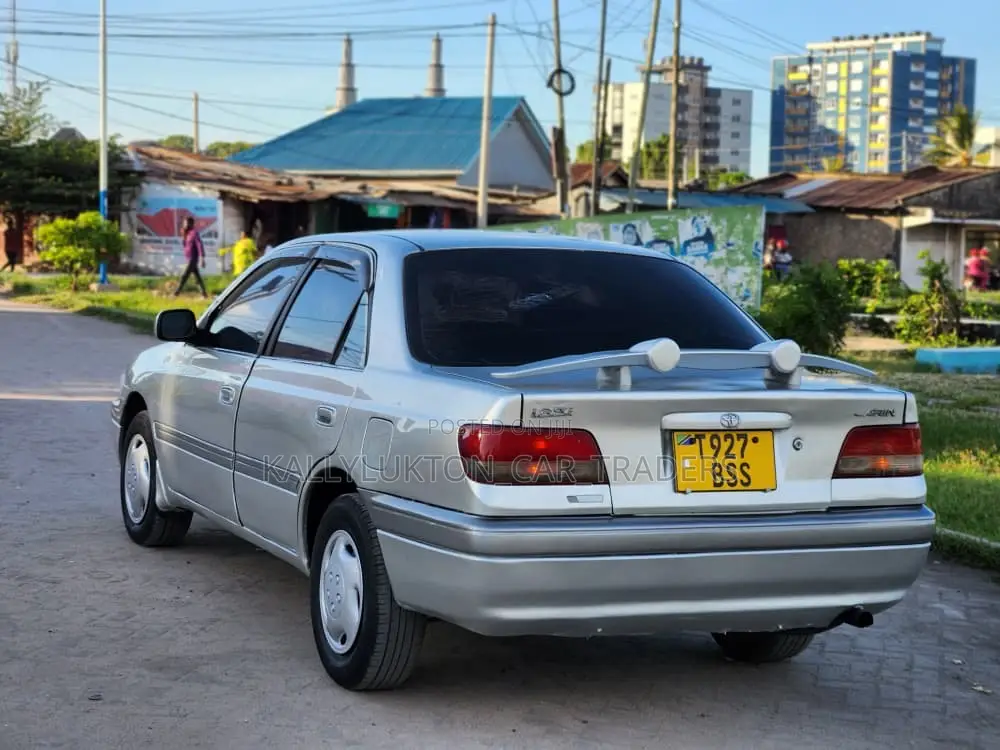 Toyota Carina 2000 Silver