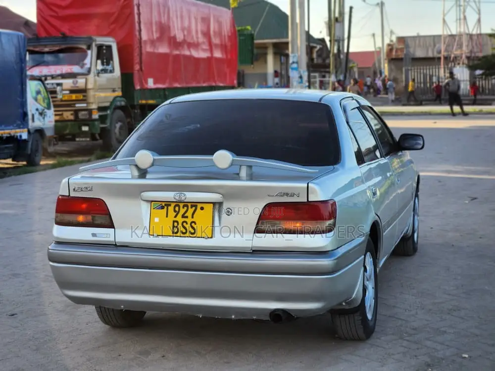 Toyota Carina 2000 Silver