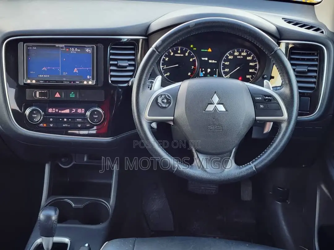 Mitsubishi Outlander 2013 White
