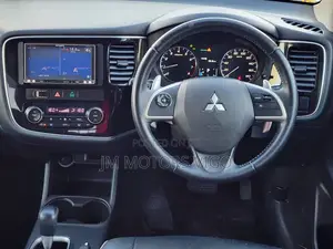 Mitsubishi Outlander 2013 White