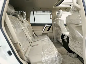 Toyota Land Cruiser Prado 2022 White