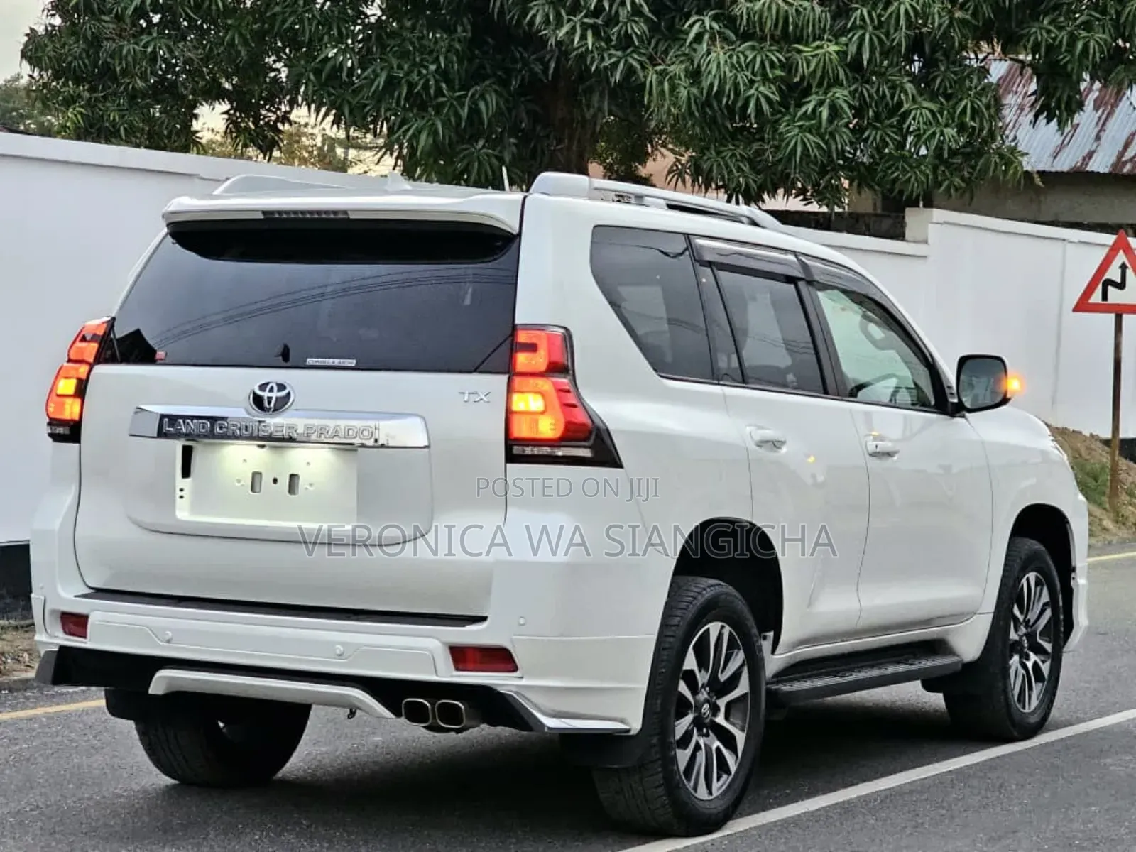 Toyota Land Cruiser Prado 2022 White