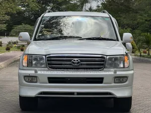 Toyota Land Cruiser Prado 2004 White