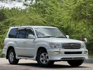 Toyota Land Cruiser Prado 2004 White