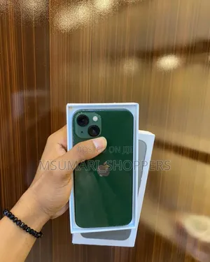 New Apple iPhone 13 128 GB Green