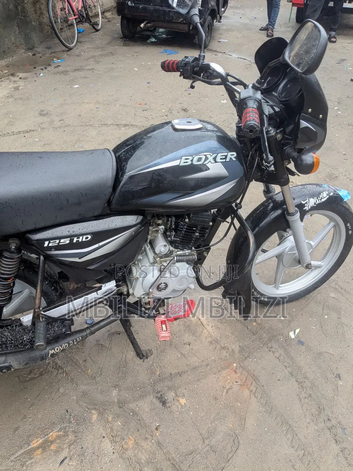 Bajaj Boxer X125 2024 Black