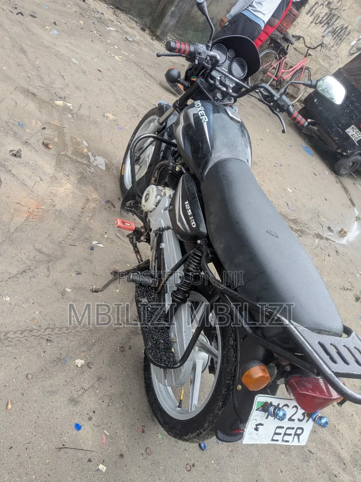 Bajaj Boxer X125 2024 Black