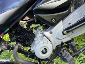 Bajaj Boxer X125 2025 Black