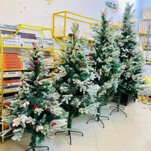 The 'Festive Berry' Pre-Decorated Christmas Tree