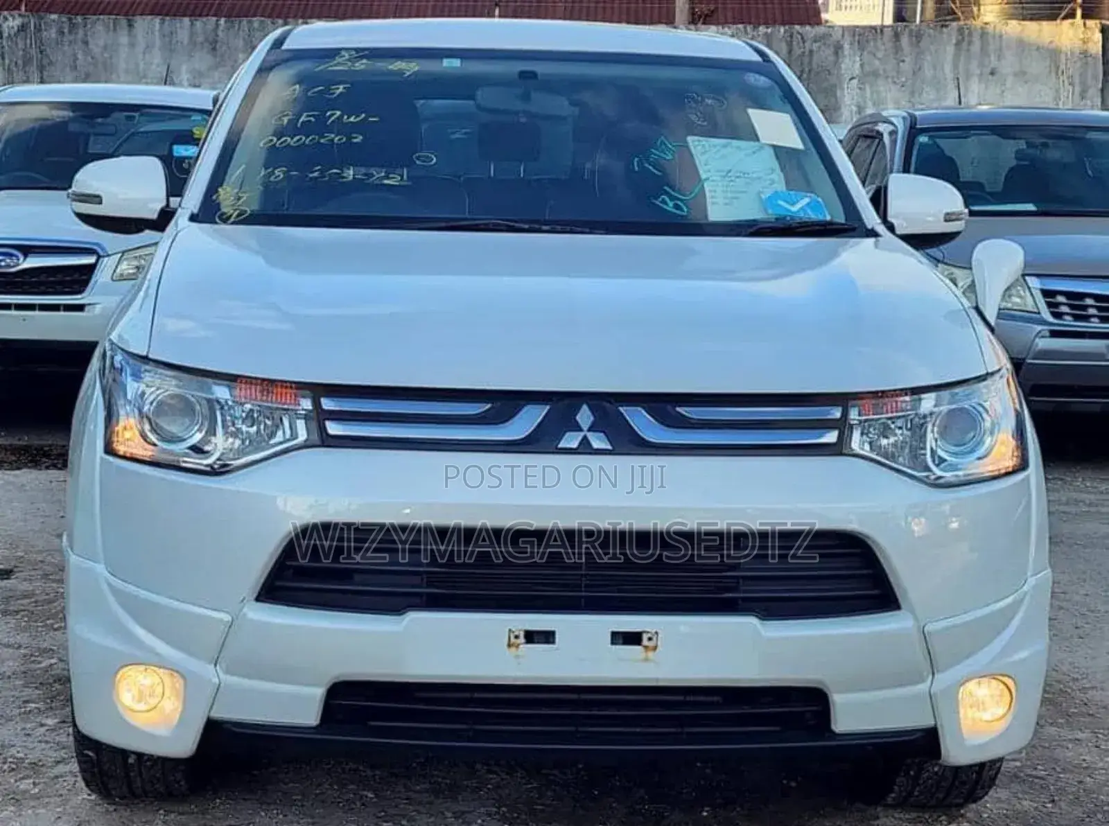 Mitsubishi Outlander 2012 Off white