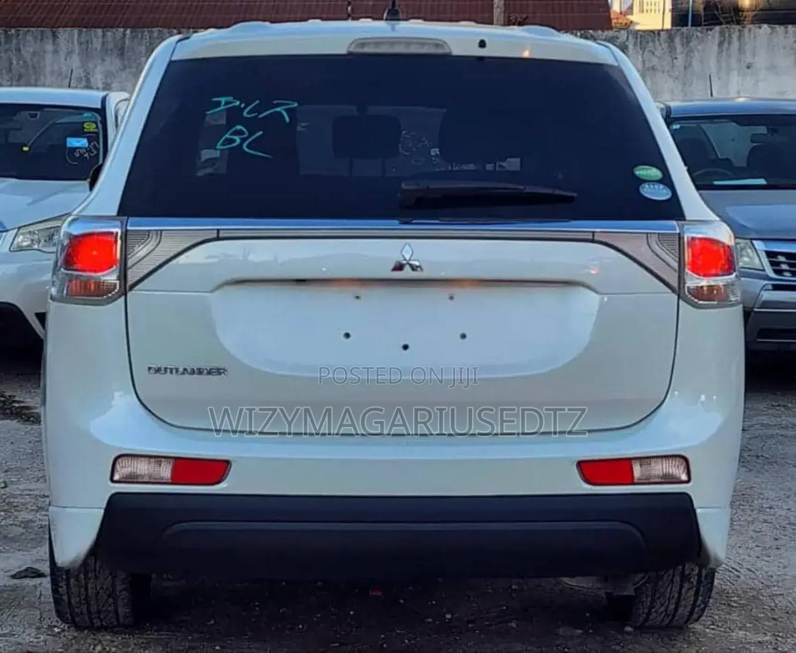 Mitsubishi Outlander 2012 Off white