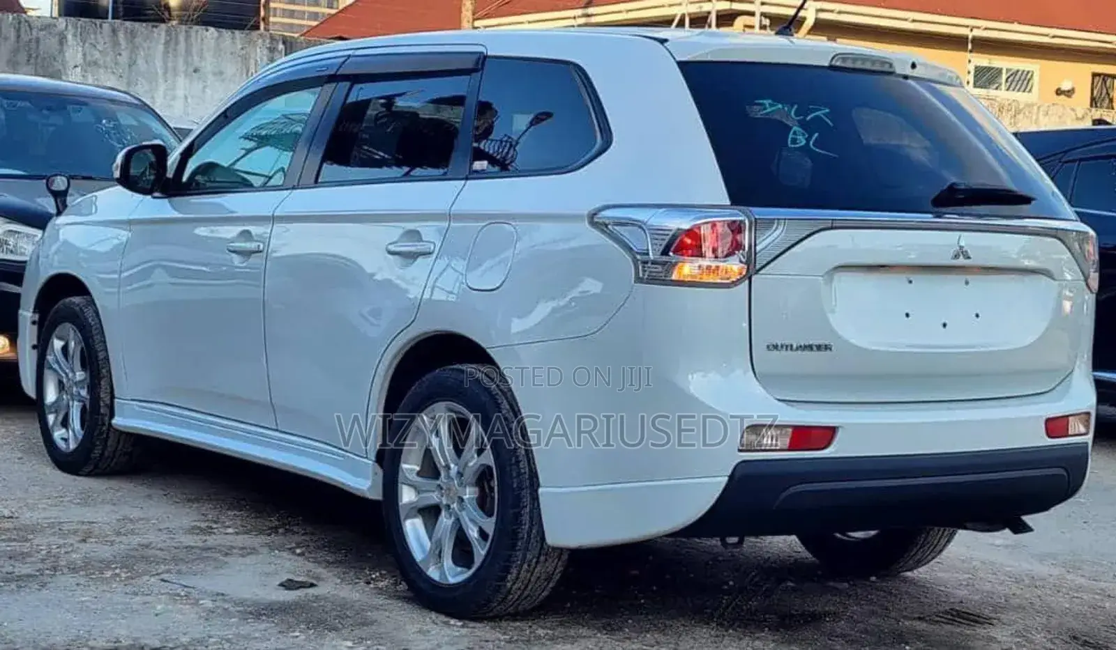 Mitsubishi Outlander 2012 Off white
