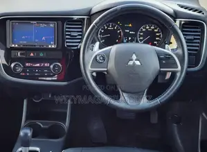 Mitsubishi Outlander 2012 Off white