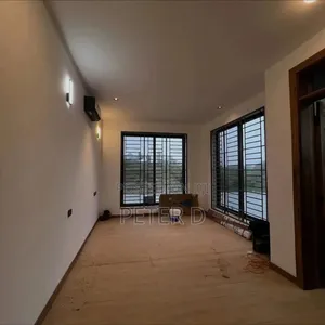 5bdrm House in Goba for sale