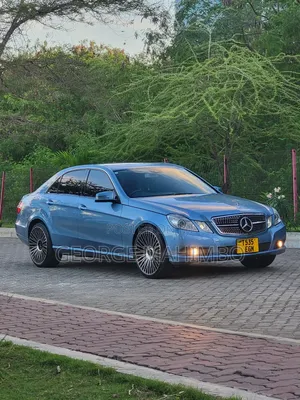 Mercedes-Benz E250 2010 Blue