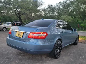 Mercedes-Benz E250 2010 Blue