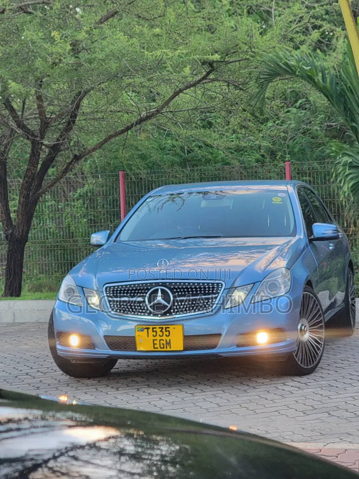 Mercedes-Benz E250 2010 Blue