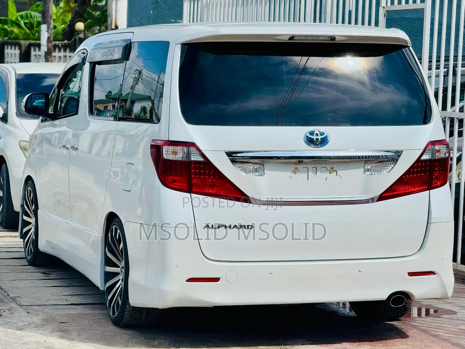 Toyota Alphard 2010 White