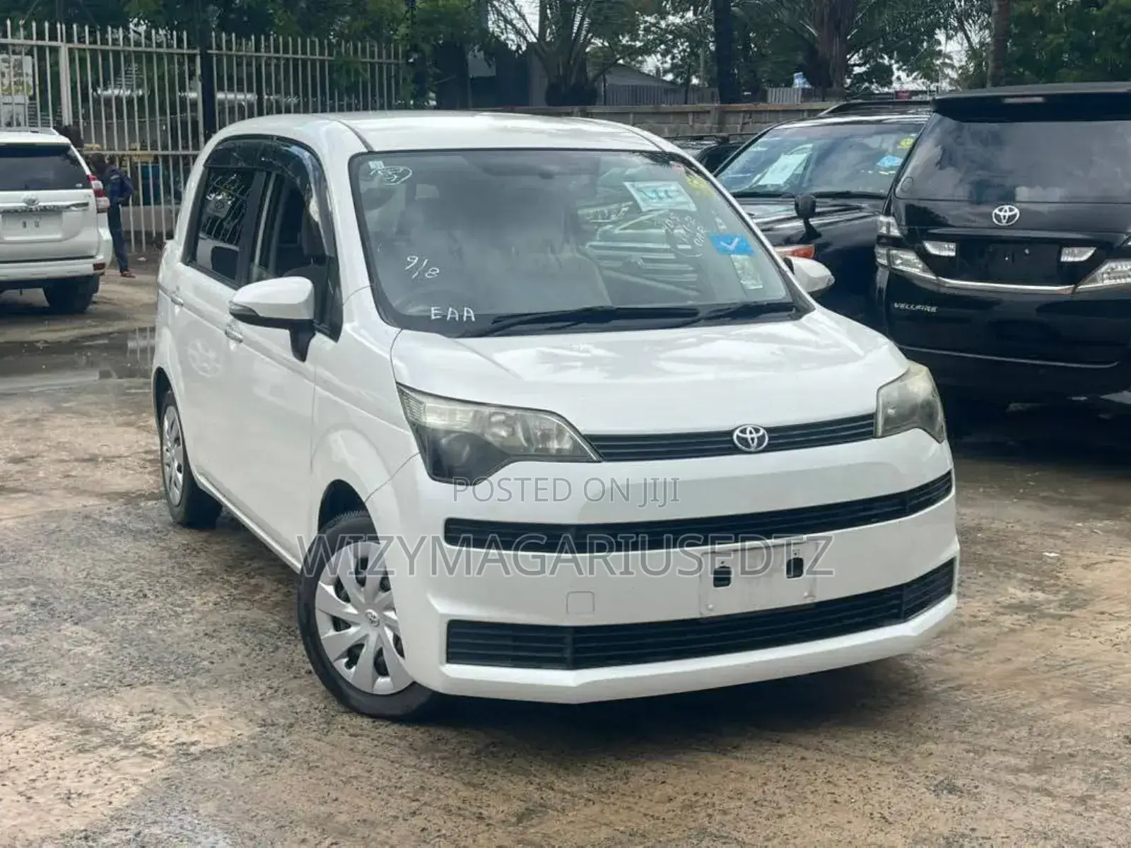 Toyota Spade 2012 Off white