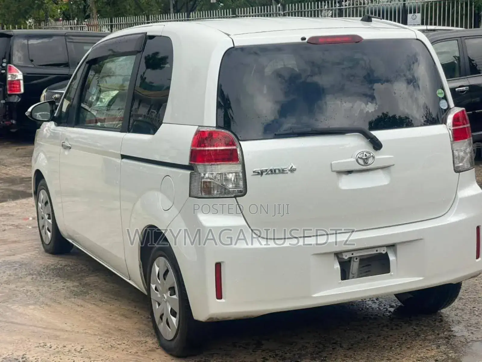Toyota Spade 2012 Off white